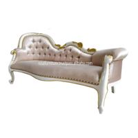 Chaise Lounge de madera maciza de estilo antiguo barroco francés cómodo sofá de boda de tela con mechones de terciopelo champán Living Hotel