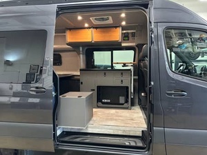 Mercedes-Benz Sprinter 2500 4x4 2022 Certificado Limpio - Product Image 5