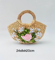 Tas Selempang Wanita Buatan Tangan dari Anyaman Eceng Gondok Ramah Lingkungan, Tahan Lama, Nyaman, Desain Floral Elegan, Dua Penutup Terbuka