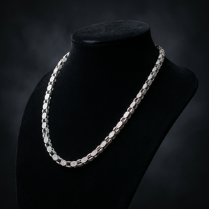 สร้อยคอแบบ Cuban Link ชุบทอง 6 มม. ประดับเพชร CZ เงินแท้ 925 พร้อมประดับเพชรซิคอนแบบ Claw Set - Product Image 1