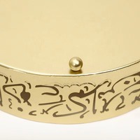 Ensemble le plus exigeant de 3 pièces de conception de découpe de calligraphie arabe belle vente en gros de couleur dorée plateaux de Ramadan décor personnalisé