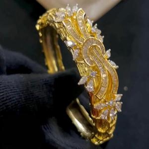 Bracelet ouvrable de qualité supérieure, finition or, aspect zircon CZ, pour les fonctions traditionnelles modernes, à porter pour les femmes et les filles - Product Image 1