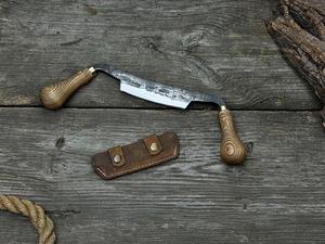 Couteau à lame incurvée forgé à la main en acier au carbone, manche ergonomique en frêne, avec gaine, lame tranchante. Outil de sculpture sur bois - Product Image 5