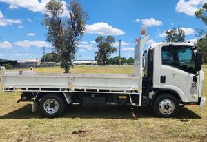 NOUVEAU Isuzu NPR200 Camion benne moyen 4x2 avec prise de force (PTO) Ex-Membres du conseil - Product Image 3