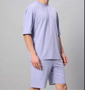 Conjunto deportivo informal de dos piezas con logotipo privado personalizado, Conjunto de camiseta y pantalones cortos de algodón suave 100% de alta calidad para hombre, conjunto de chándal para hombre - Product Image 1