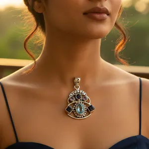 Collier en argent 925 plaqué rhodium/or avec topaze géométrique et diamant, motif numérique géométrique, cadeau pour femme - Product Image 2