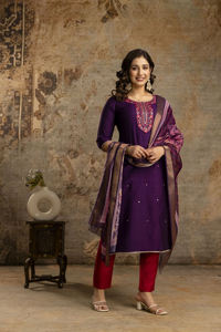 ชุดผ้าวาติกันคุณภาพระดับพรีเมี่ยมสำหรับผู้หญิงชุด kurti สามชิ้นพิมพ์ลายดิจิตอลแบบสองมือ - Product Image 4