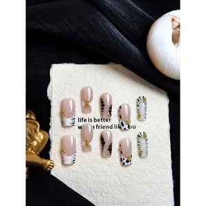 Uñas Postizas Color Marfil Estilo Safari, Elegantes Calcomanías para Uñas para un Atuendo Elegante - Product Image 1