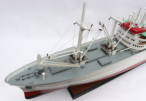 เรือบรรทุกสินค้าจำลองแบบ CAP SAN DIEGO ทำจากเรซิ่น วาดลายด้วยมือ ของตกแต่งสไตล์ทะเล ของขวัญสำหรับบ้าน ผลิตในเวียดนาม โดย GIA NHIEN - Product Image 6