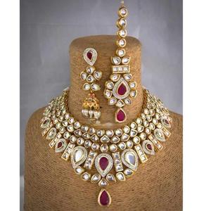 Ensemble de collier Kundan classique de meilleure qualité plaqué or traditionnel avec boucles d'oreilles et Tikka pour les femmes mariages fiançailles porter - Product Image 1