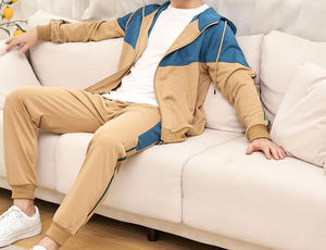 2025 vente en gros personnalisé mode décontracté fermeture éclair vers le haut 2 pièces ensemble de survêtements de survêtement pour les femmes - Product Image 2