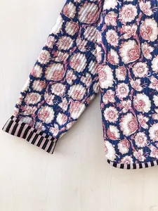 Veste matelassée en coton imprimé bloc à la main avec décoration en cristal tenue quotidienne et tenue de fête pour petite amie taille XL longueur courte - Product Image 3