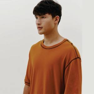 Cuello redondo de algodón con logotipo a medida: camiseta de hombre totalmente personalizada con costuras de cuello en contraste-Precio con descuento - Product Image 5