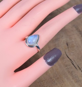Piedra lunar arcoíris blanca, anillo de joyería de piedras preciosas de Plata de Ley 925, piedra natal de junio, regalo de joyería de piedra lunar arcoíris - Product Image 4