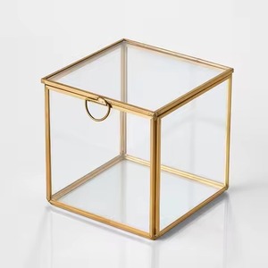 Estuche Organizador de Almacenamiento de Metal Decorativo para el Hogar, Joyero de Vidrio Geométrico Dorado de Último Diseño - Product Image 1