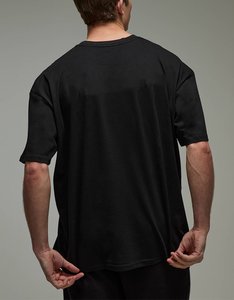 Camiseta Negra Personalizada de Streetwear para Hombre, Impresión de Logotipo de Alta Densidad, Corte Regular, Ropa para Actividades de Equipo y Promociones - Product Image 2