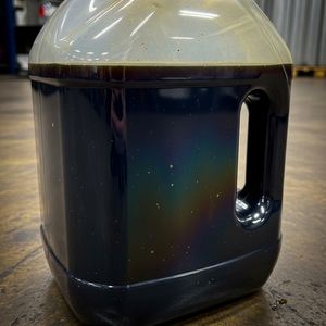 Aceite de Motor Usado Reciclado de Grado Energético en Grandes Cantidades Diseñado para Mercados de Industria Pesada que Utilizan Aceite de Motor Usado - Product Image 1