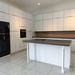 ตู้ครัวไม้จริงจากผู้ผลิตเวียดนาม ลดราคาพิเศษ สไตล์ RTA ทนทานและมีเสน่ห์เหนือกาลเวลา - Product Image 1