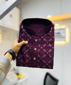 Vêtements ethniques attrayants fantaisie à la mode en soie douce et lourde avec broderie pour hommes Kurta - Product Image 3