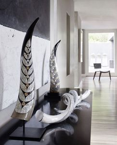 Tazas de cerámica de cuerno vikingo festivo hecho a mano para hidromiel y cerveza para fiestas navideñas y alegrías navideñas - Product Image 3