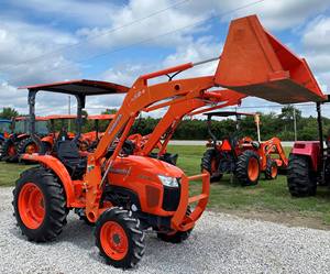 Livraison rapide du tracteur L3200D en stock. Achetez un équipement fiable en toute confiance. Prix valable pour une durée limitée. - Product Image 3