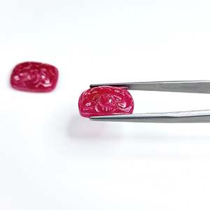 Rubis naturel de Bangkok, taille coussin, motif floral sculpté, 36,44 carats, qualité AAA, 8 mm, variété rouge, incluant les formes Trillion, Hexagone, Marquise, Ovale - Product Image 2