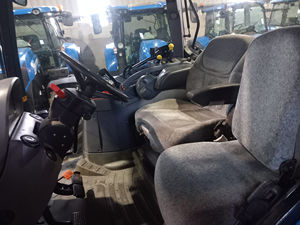 Compre tractores famosos de alta potencia New Hollands Ford T5.105 Tractores de Francia Leer para enviar - Product Image 3