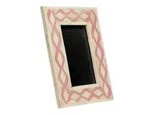 Cadre photo en incrustation d'os avec accents en résine et nacre, idéal pour afficher des souvenirs - Product Image 2