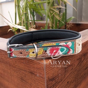 100% cheveux naturels sur cuir de vachette métallique collier de chien de marque usiné à la main collier rembourré occidental gravé collier pour animaux de compagnie en cuir véritable - Product Image 1