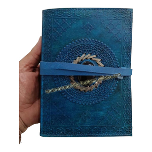 Cuaderno clásico de cuero azul cielo diario en relieve cuaderno de bocetos de escritura hecho a mano con piedra negra para él y ella - Product Image 6