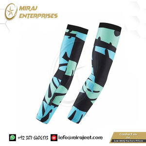 Cubierta de brazo para hombre y mujer, nombre de equipo personalizado, características de calor de refrigeración, Material de poliéster seda, protección solar, funda de bicicleta para correr - Product Image 4