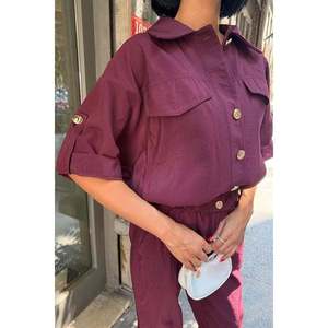 Top Informal Cómodo de Crepé Elástico con Detalle de Botón Dorado 10243 Mangas Tres Cuartos - Product Image 3