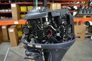 Moteur hors-bord d'occasion de qualité industrielle Yamaha 90 CV 4 temps 2019, arbre long de 20 pouces, OEM, 305 heures de fonctionnement - Product Image 3