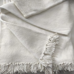 Couverture en coton de luxe Textiles de maison doux et confortables Matériau écologique chaud et durable avec motif de texture - Product Image 3