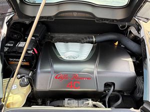 ALFA ROMEO 4C 2015 USADO, Volante a la Izquierda/Derecha - Product Image 6