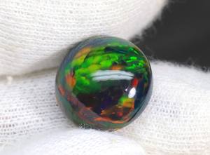 อัญมณีโอปอลสีดำของชาวเอธิโอเปียที่งดงามทรงกลมทรงหลวมรวงผึ้งสีรุ้งฉูดฉาดเอธิโอเปียนโอปอลทรงหลังเบี้ยสีดำ - Product Image 4