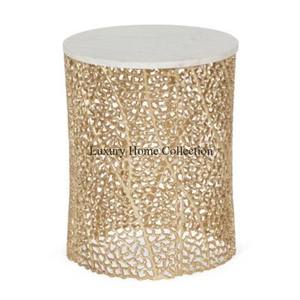 Table d'appoint en métal coulé en aluminium, couleur or, design perforé avec forme ronde, couleur blanche, dessus en marbre, table à boire pour la chambre à coucher - Product Image 1