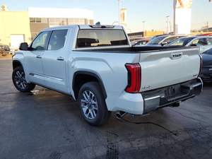 Autos Toyota Tundra 1794 Edition Hybrid 4x4 2026 en venta - Product Image 3