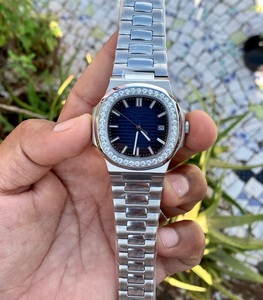 Montre mécanique de luxe en acier inoxydable, personnalisée, élégante, durable, cadeau idéal pour les garçons d'honneur, souvenir parfait pour les occasions spéciales - Product Image 3