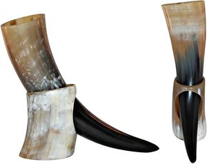Corne à boire viking faite à la main, corne de buffle polie de qualité supérieure avec support en corne, objet décoratif - Product Image 2