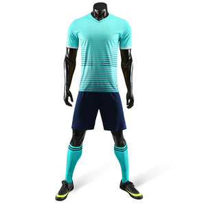 Uniforme de Fútbol Personalizable para Hombre 2025, Conjunto Unisex de Media Manga con Logotipo Personalizado, Compra Ropa Deportiva Sublimada para Hombre - Product Image 6