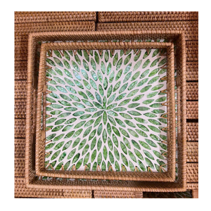 Plateau de service rond en rotin avec incrustation de nacre, plateau décoratif en osier fait à la main pour une utilisation sur table - Product Image 3