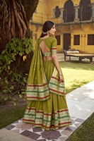 Magnifique demi-sari en polycoton de style sudique avec un élégant dupatta en georgette brodé de sequins, robe traditionnelle longue jusqu'au sol