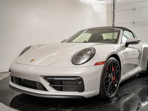 NOUVELLES ARRIVÉES : Porsche 911 Targa 4 GTS Cabriolet AWD 2022 d'occasion, blanc éclatant, jantes en alliage R18, sièges en cuir, système de navigation, télécommande - Product Image 2