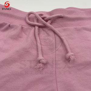 กางเกงกีฬาขาสั้นสำหรับผู้หญิงกางเกงยิมนาสติกขาสั้นผ้าตาข่ายแห้งเร็วพิมพ์ลายตัวอักษรคลาสสิก - Product Image 3