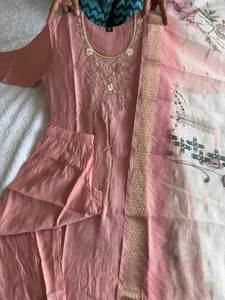 ชุดเดรสผ้าไหมสไตล์ยาวสำหรับงานปาร์ตี้งานแต่งงานงานทำมือชุดยาวจากปากีสถาน - Product Image 2