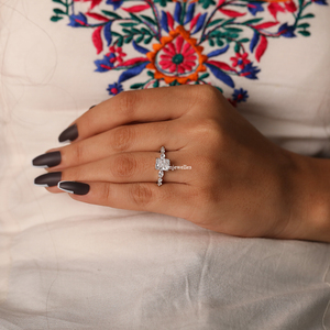 1.5ct Radiant Cut Lab Grown Diamond Cluster Stone Setting Anillo de compromiso Lujoso anillo de compromiso de plata esterlina para mujeres - Product Image 5