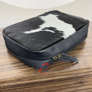 Funda para Biblia de Cuero Vacuno de Alta Calidad 2025 con Cremallera y Marcador, Estuche para Biblia Duradero y de Lujo para Hombres y Mujeres - Product Image 1