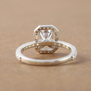 Emerald Cut Lab Grown Diamond Halo & Pave Setting Anillo de compromiso Lujoso anillo de compromiso de oro sólido de 10K Anillo de regalo para mujer - Product Image 4