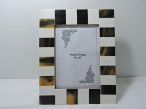 กรอบรูป MDF ทำมืออินเดียแบบฝังกระดูกไม้เรซินดีไซน์รูปเขาสัตว์ตกแต่งบ้านและโรงแรมจากอินเดีย - Product Image 1